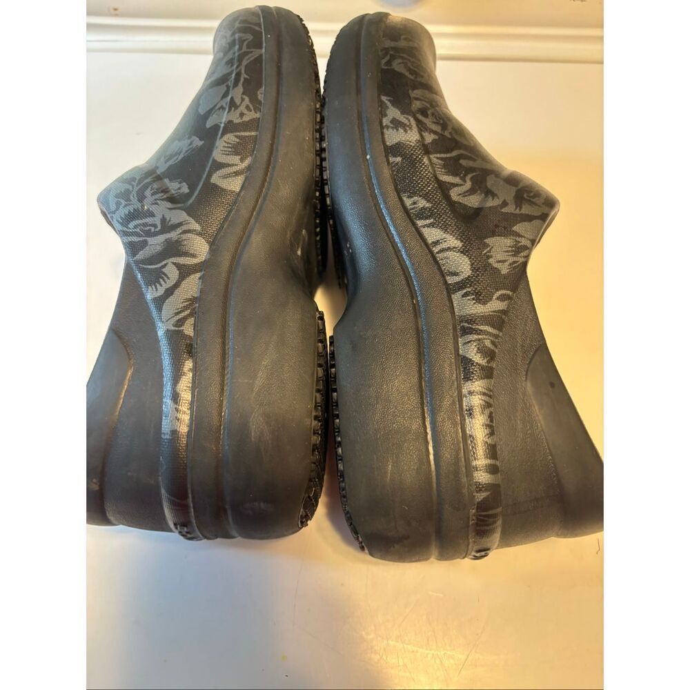 Crocs Shoes - Picture 3 of 5